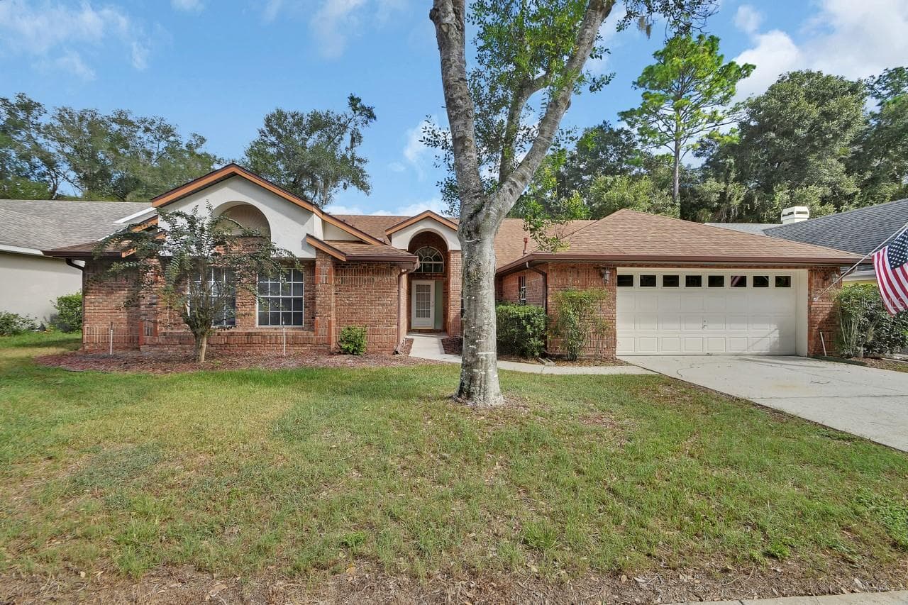 511 BRIAR OAK WAY