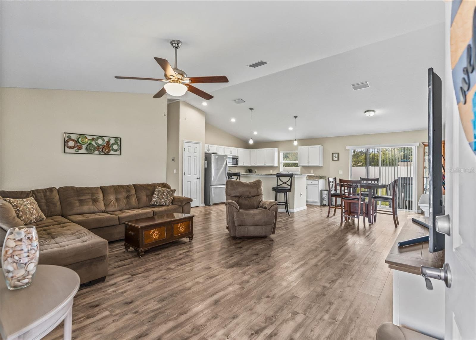 Single Family Residence at 9720 SE 157TH LN, SUMMERFIELD, photo 5 of 37