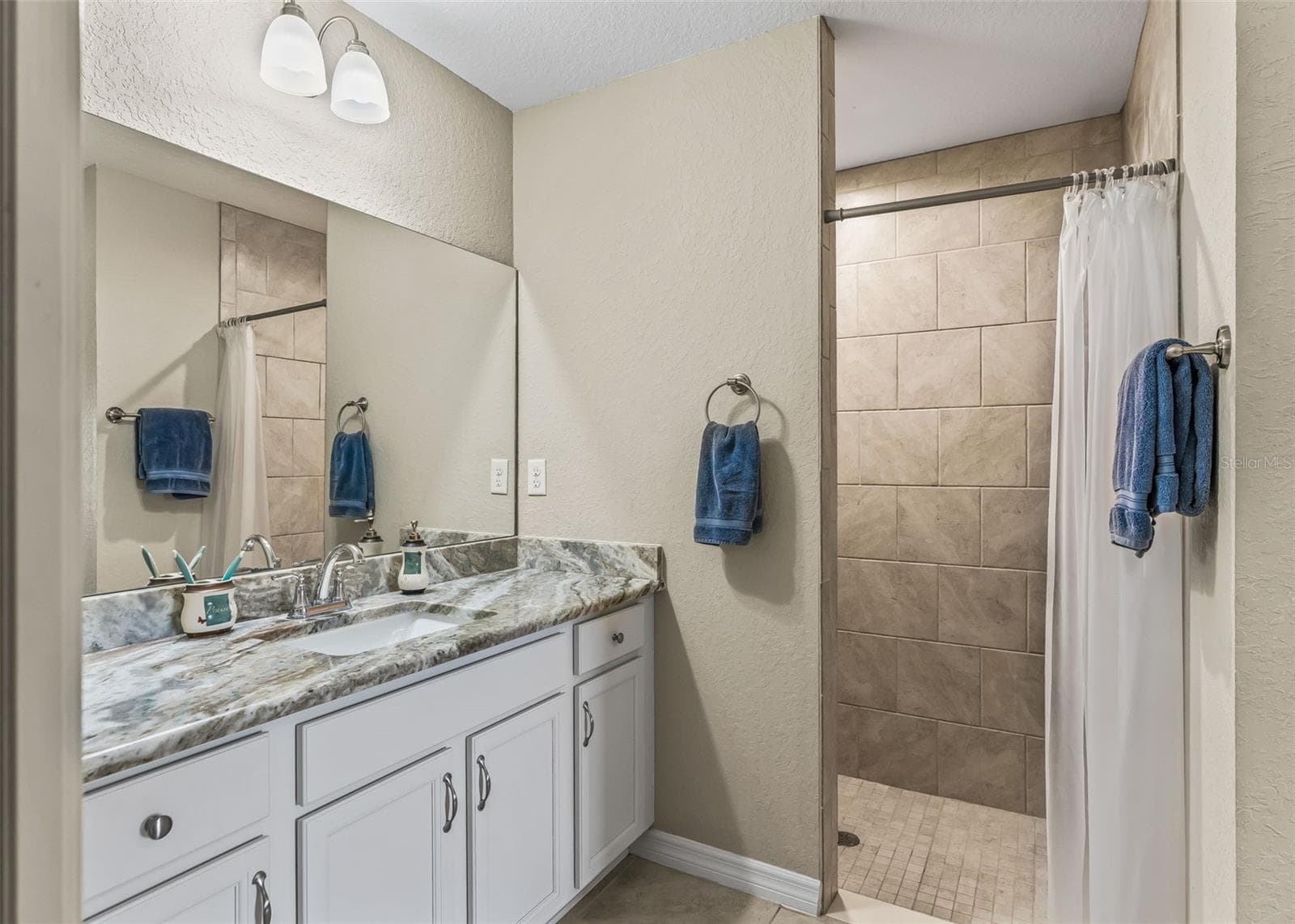 Single Family Residence at 9720 SE 157TH LN, SUMMERFIELD, photo 20 of 37
