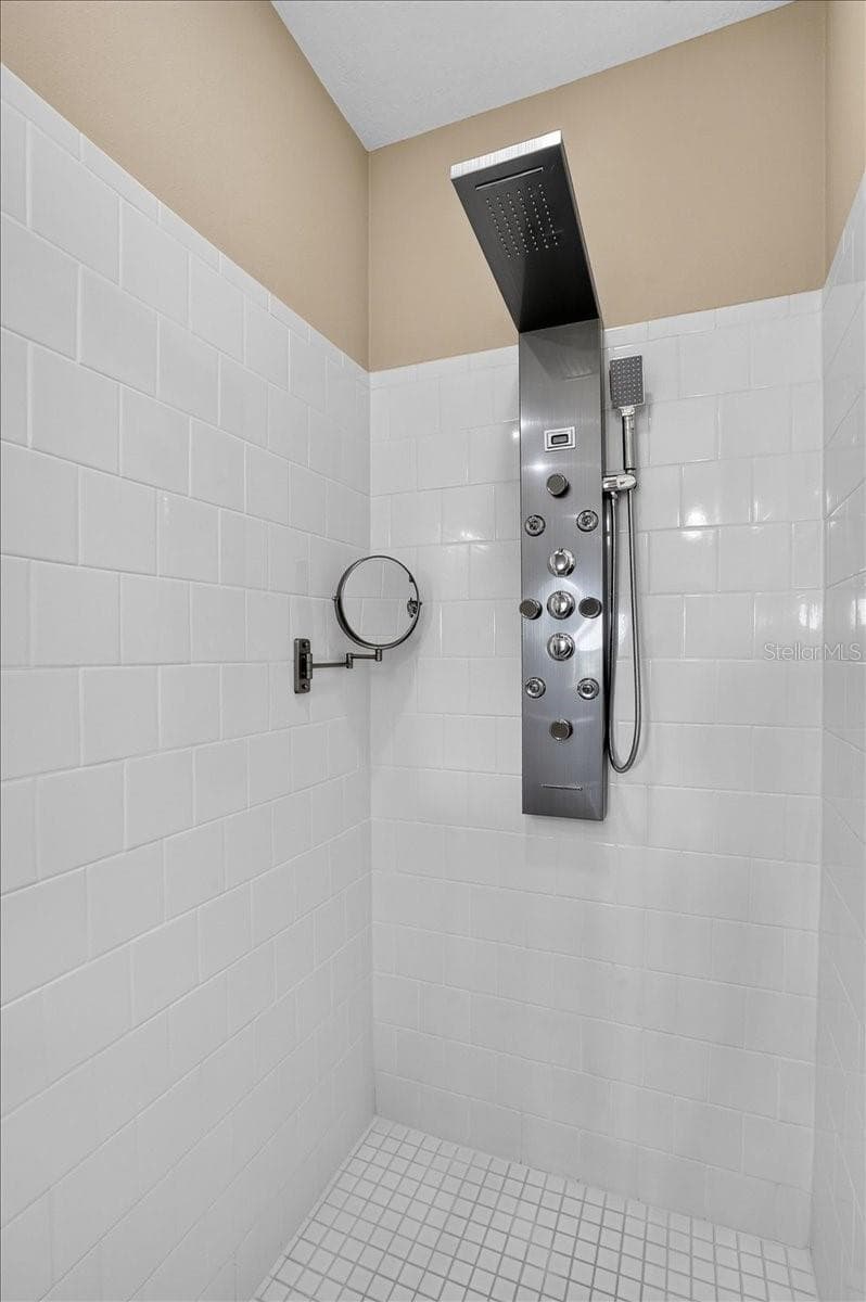 Rain Showerhead with Massage Jets - 11241 MCDERMOTT CT, ENGLEWOOD