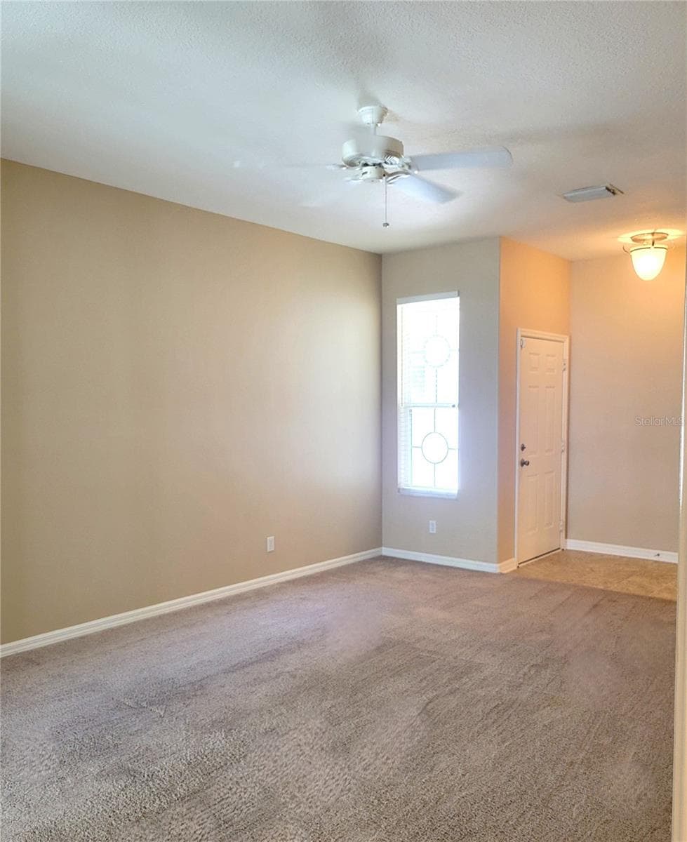 Living Room/Front Door - 4343 LAKESHORE DR, PALM HARBOR