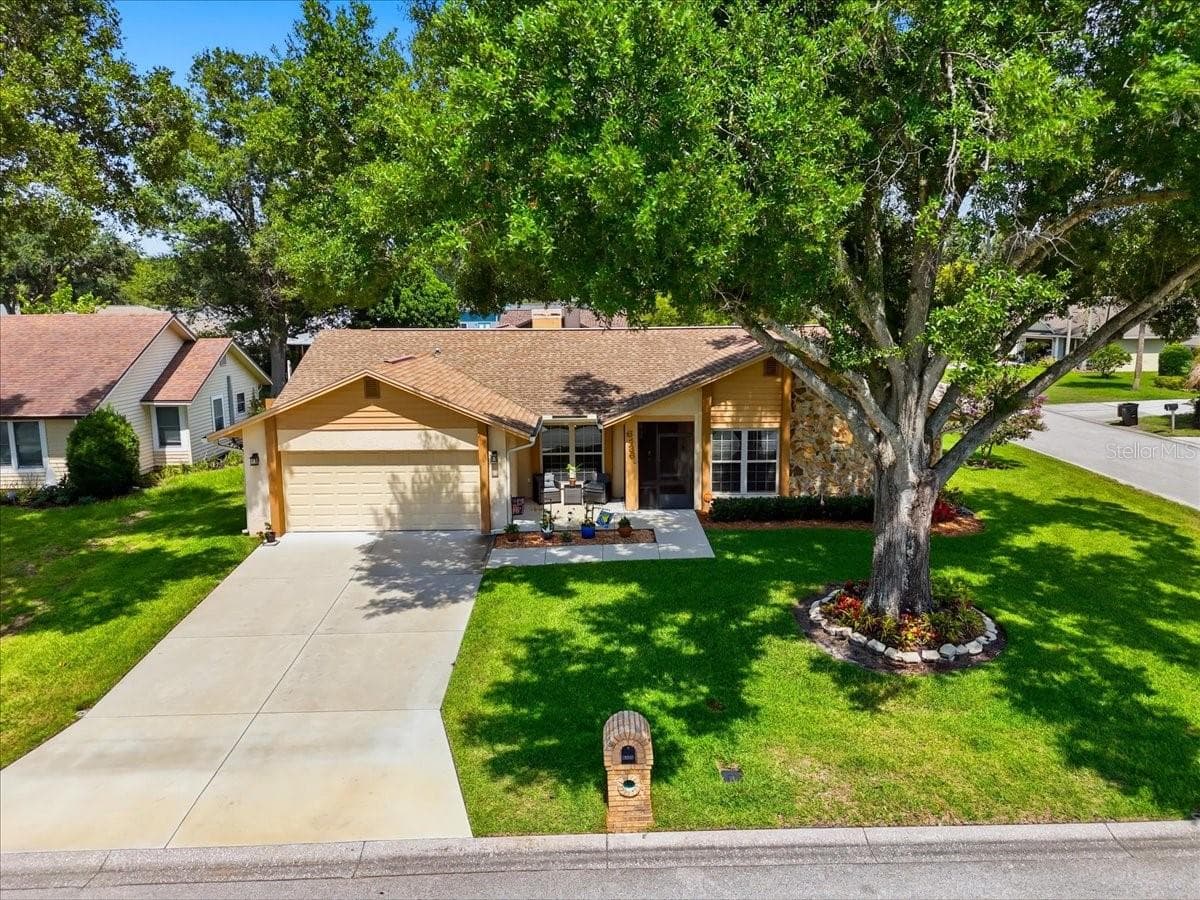 Single Family Residence at 6436 BUTTERNUT DR, LAKELAND, photo 4 of 64