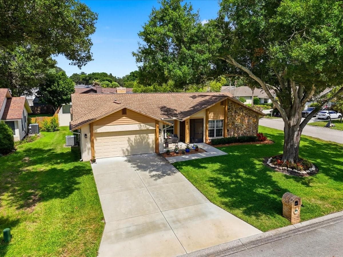 Single Family Residence at 6436 BUTTERNUT DR, LAKELAND, photo 9 of 64