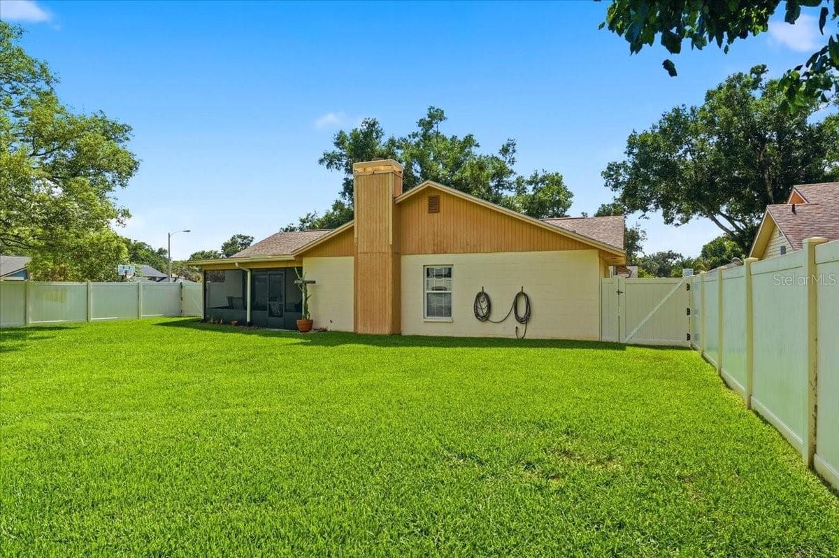 Single Family Residence at 6436 BUTTERNUT DR, LAKELAND, photo 10 of 64