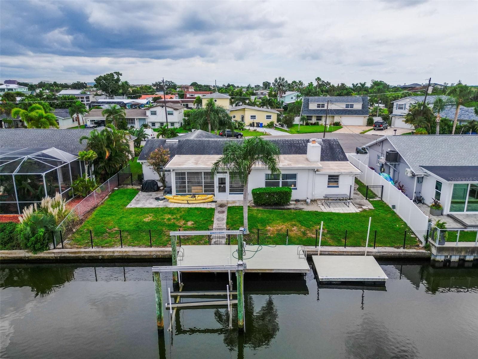 Single Family Residence at 8723 HICKORYWOOD LN, TAMPA, photo 6 of 82