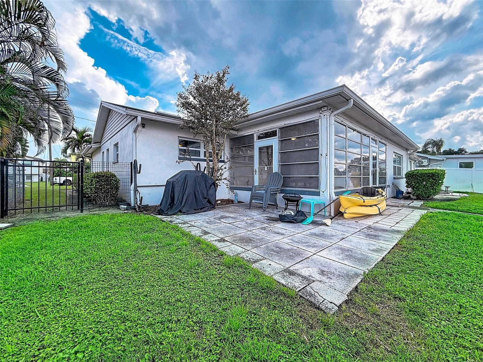 Single Family Residence at 8723 HICKORYWOOD LN, TAMPA, photo 55 of 82