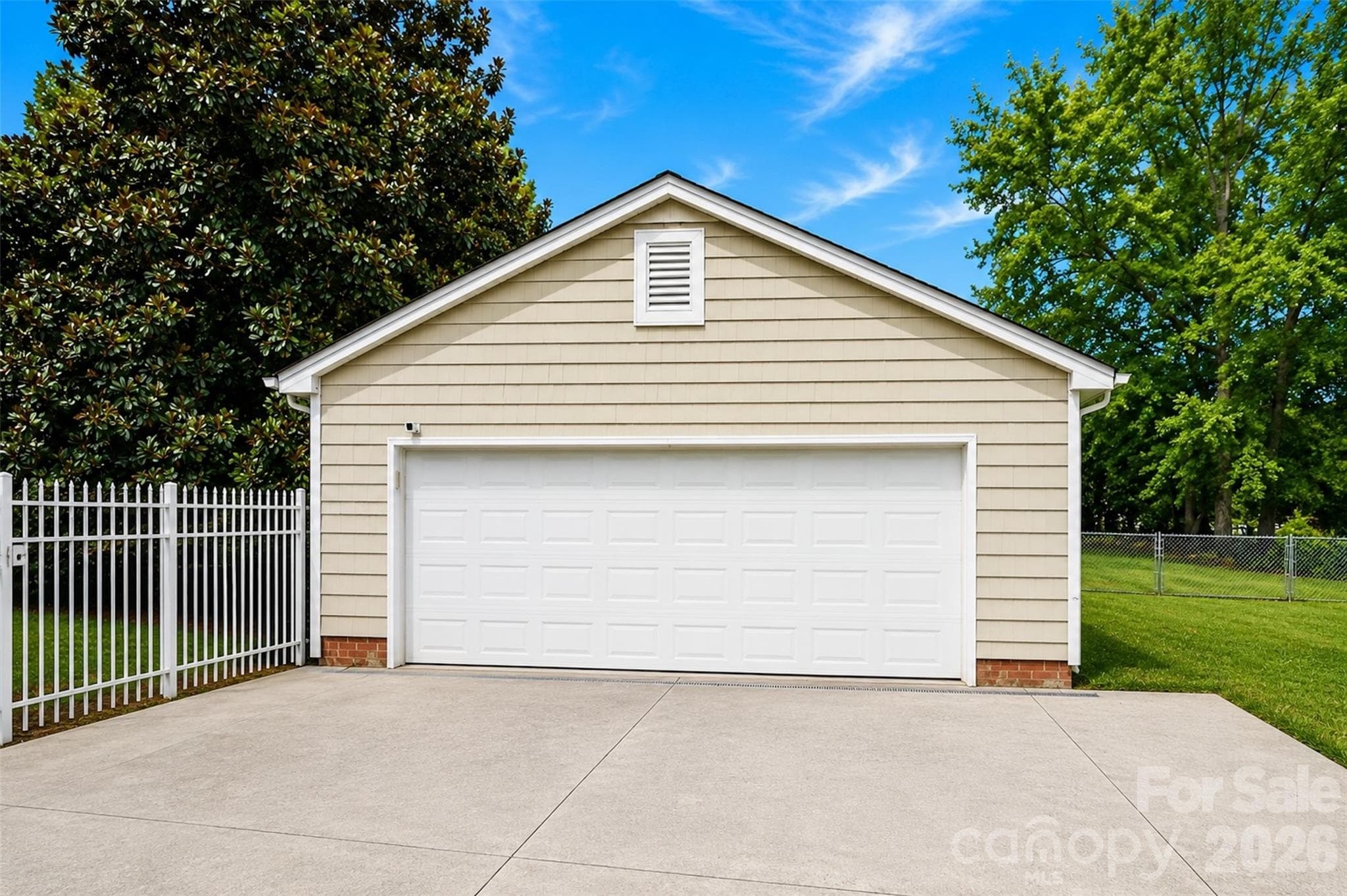 Single Family Residence at 7904 Saddleview Court, Charlotte, photo 29 of 46