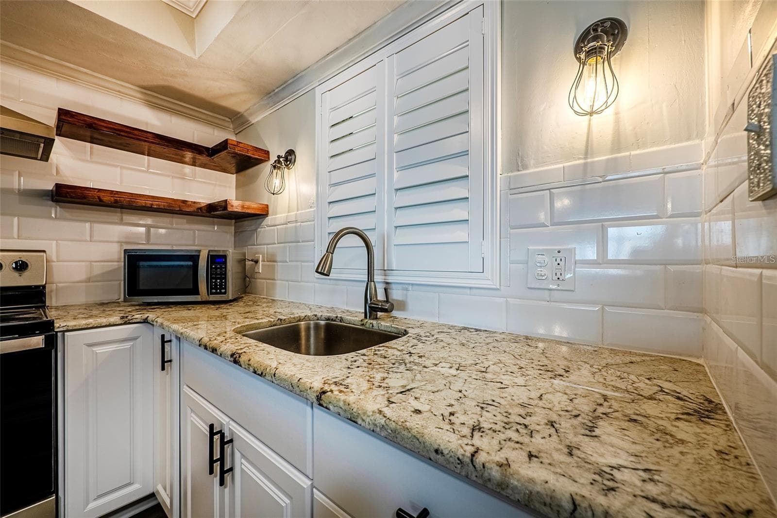 Condominium at 620 EDGEWATER DR #103, DUNEDIN, photo 6 of 24