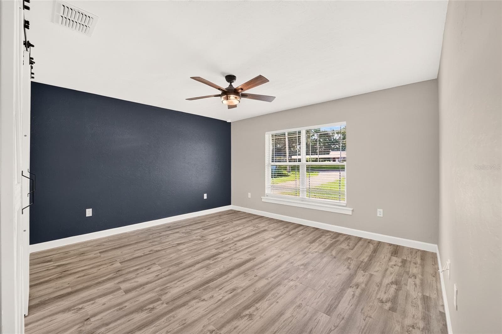Single Family Residence at 524 NW 1ST AVE, WILLISTON, photo 13 of 43
