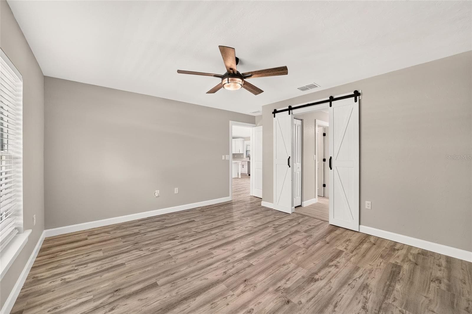 Single Family Residence at 524 NW 1ST AVE, WILLISTON, photo 14 of 43