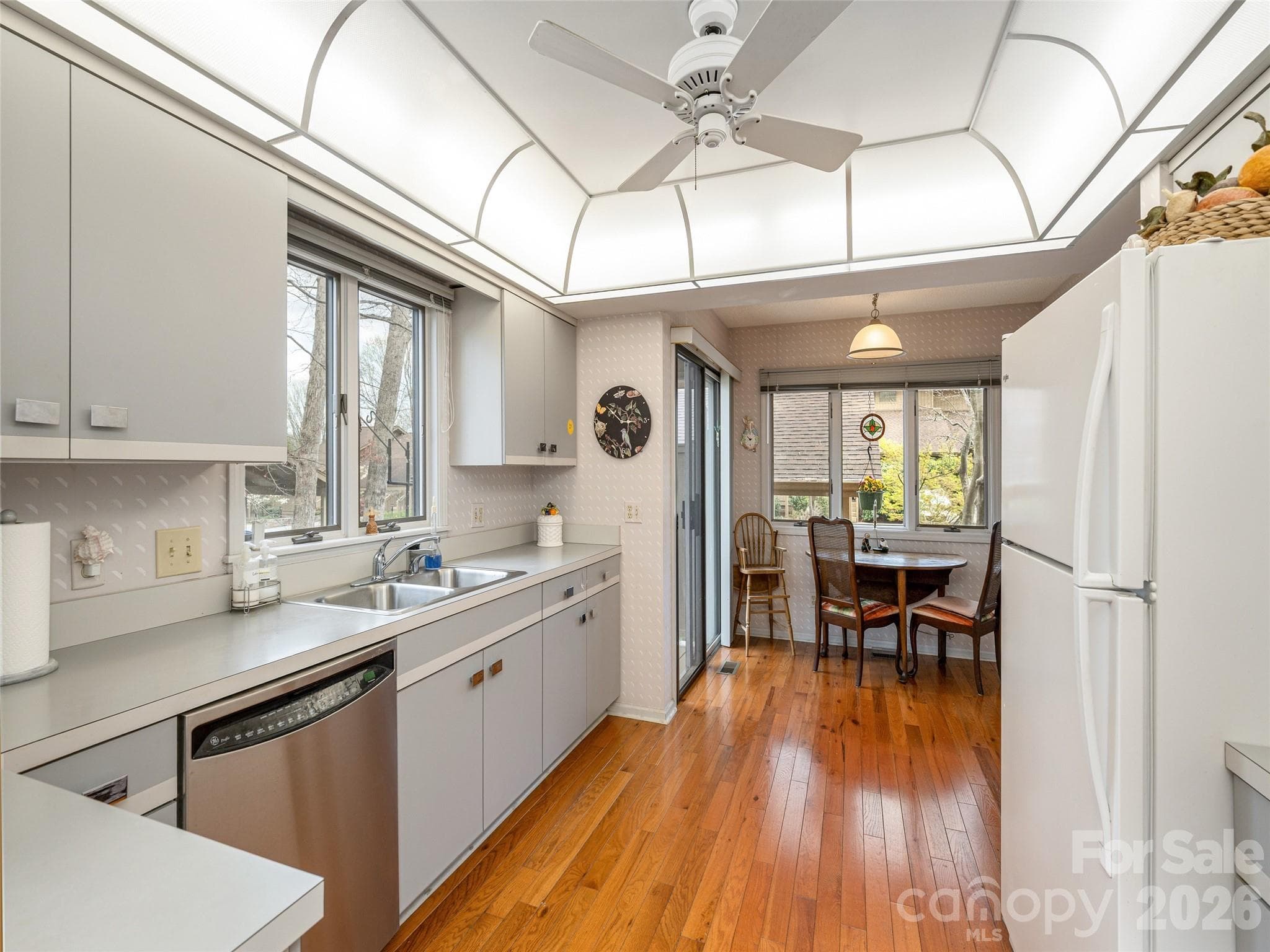 Condominium at 601 Red Oak Drive, Hendersonville, photo 17 of 41