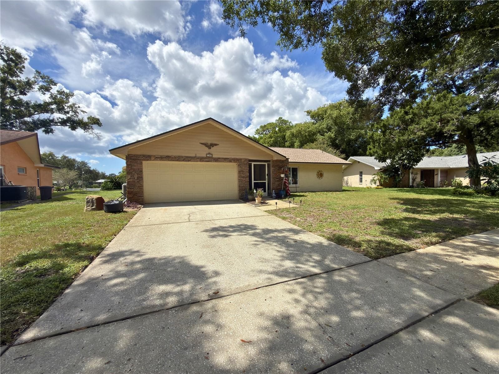 Single Family Residence at 1382 GLENGARRY DR, PALM HARBOR, photo 3 of 40