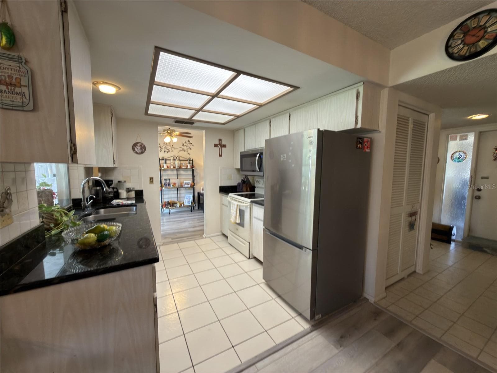 Single Family Residence at 1382 GLENGARRY DR, PALM HARBOR, photo 13 of 40