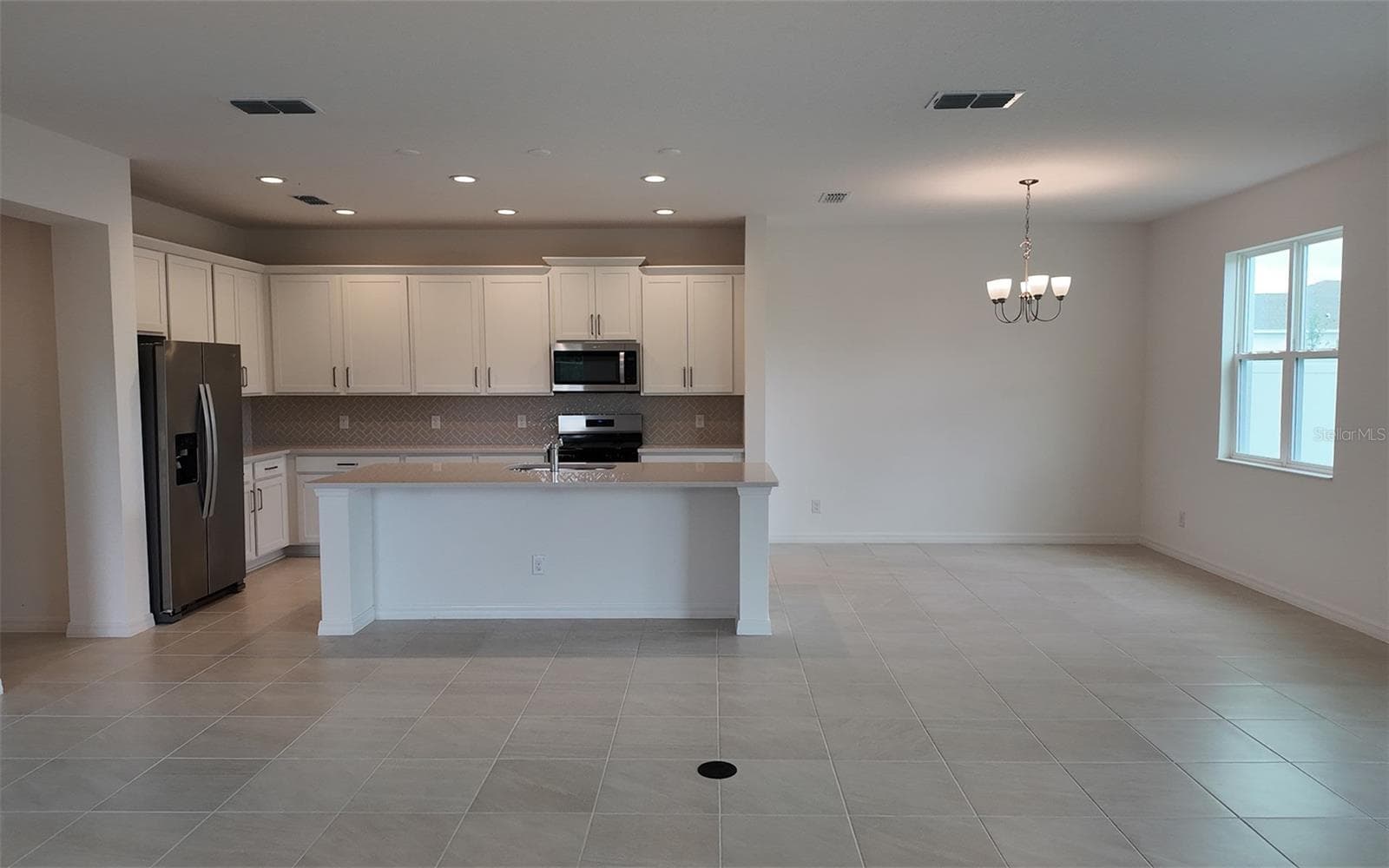 Single Family Residence at 6888 SPANISH IMPERIAL ST, HOWEY IN THE HILLS, photo 10 of 26