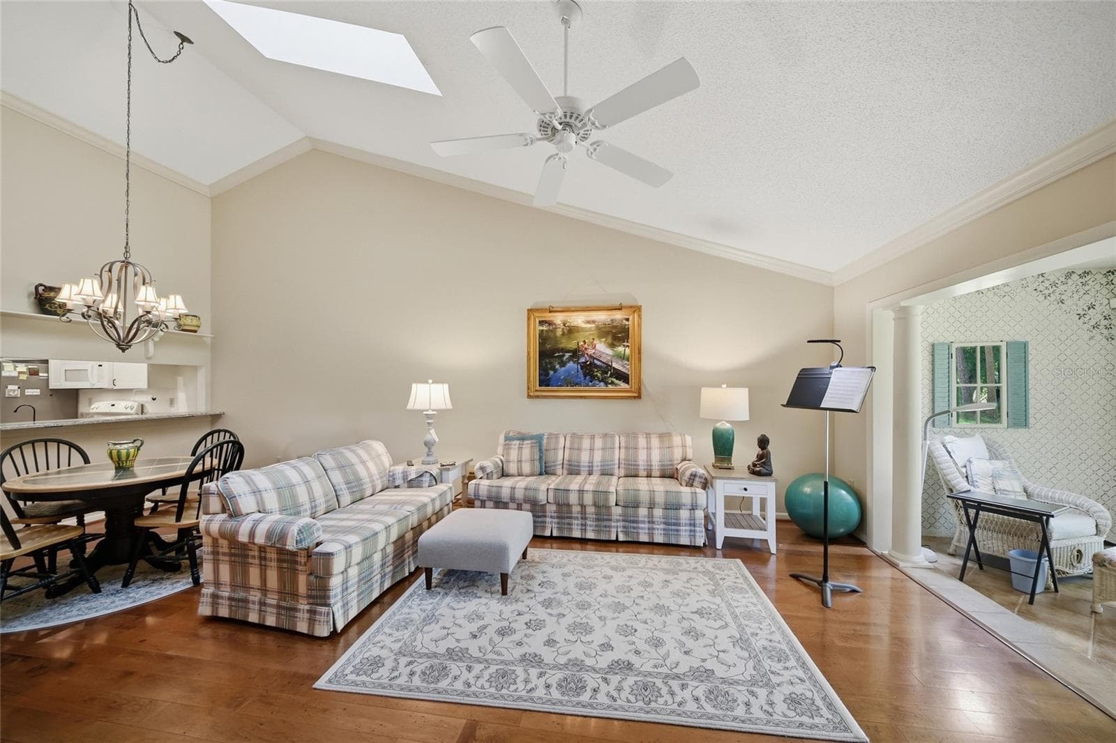 Spacious living room with natural light - 3266 SANDLEHEATH #51, SARASOTA