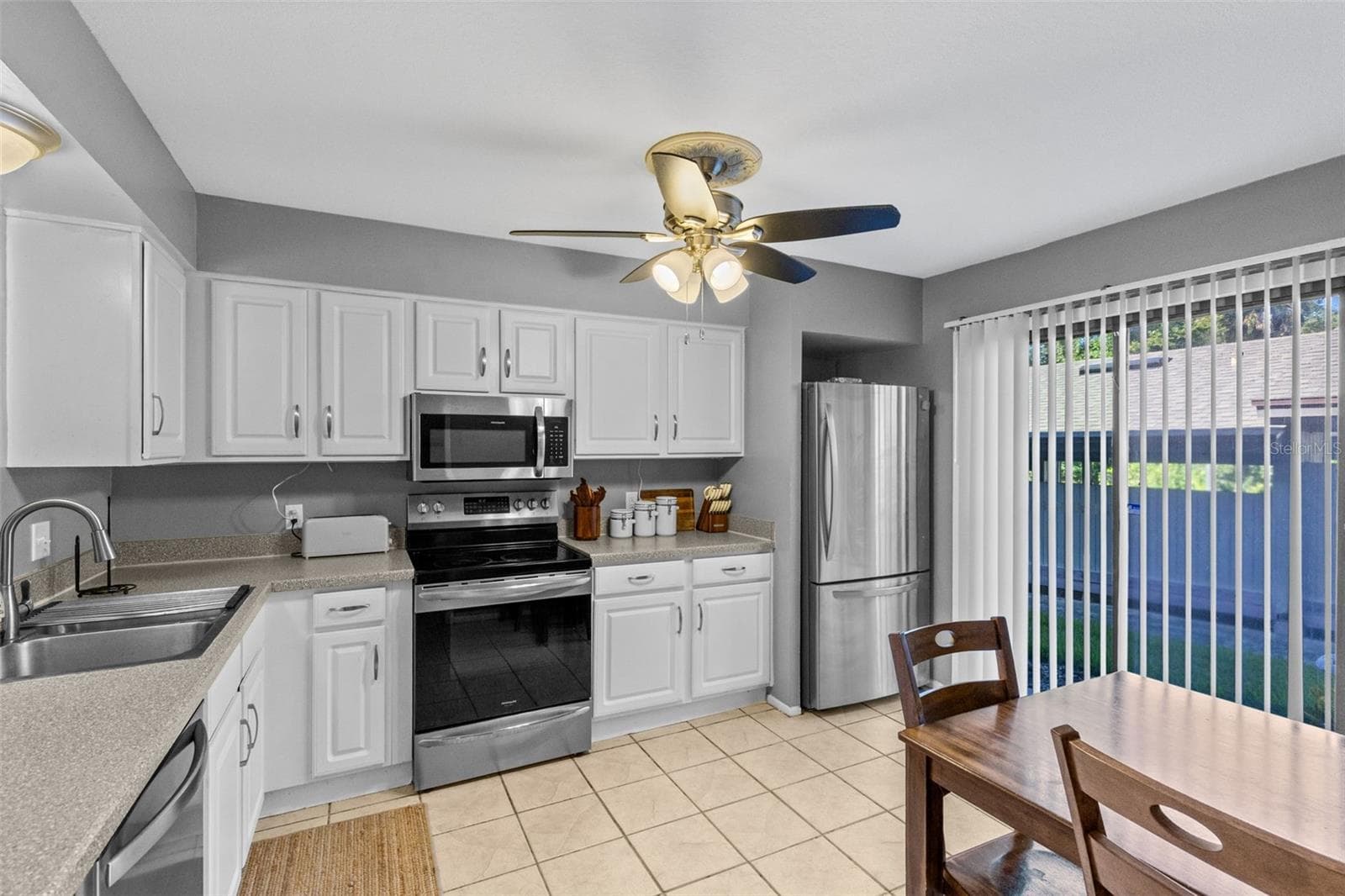 Condominium at 658 LAKE VILLAS DR, ALTAMONTE SPRINGS, photo 4 of 42