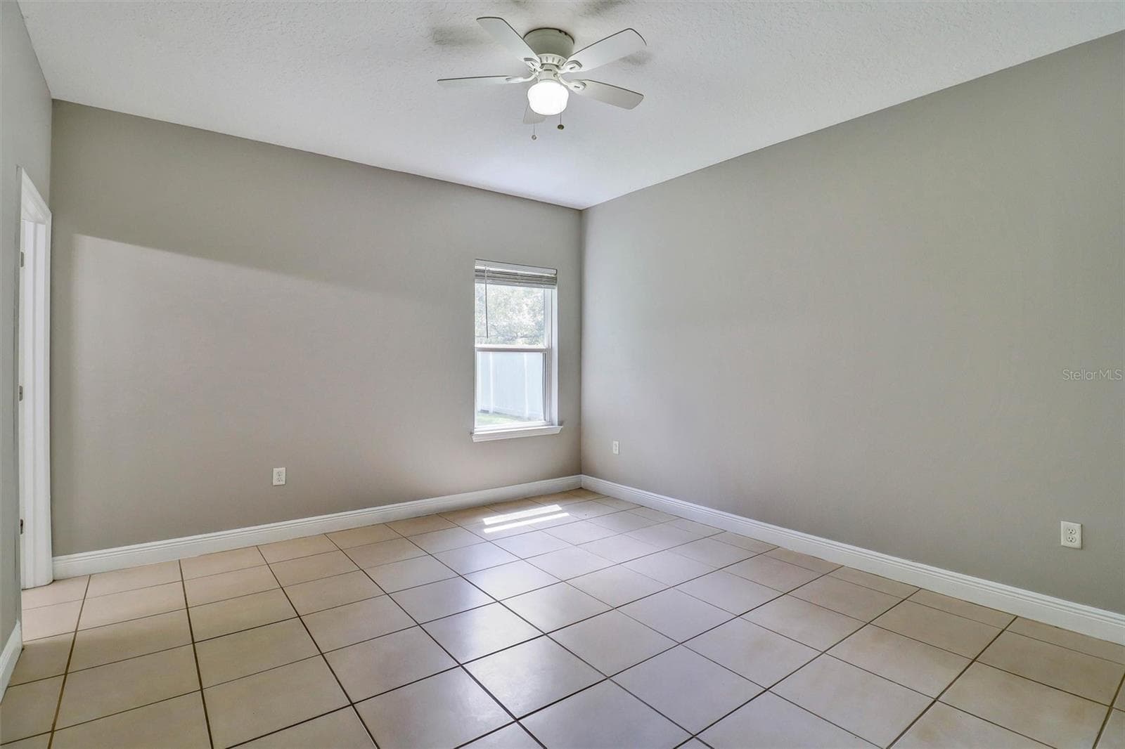 Single Family Residence at 528 FINCH LN, POINCIANA, photo 13 of 18