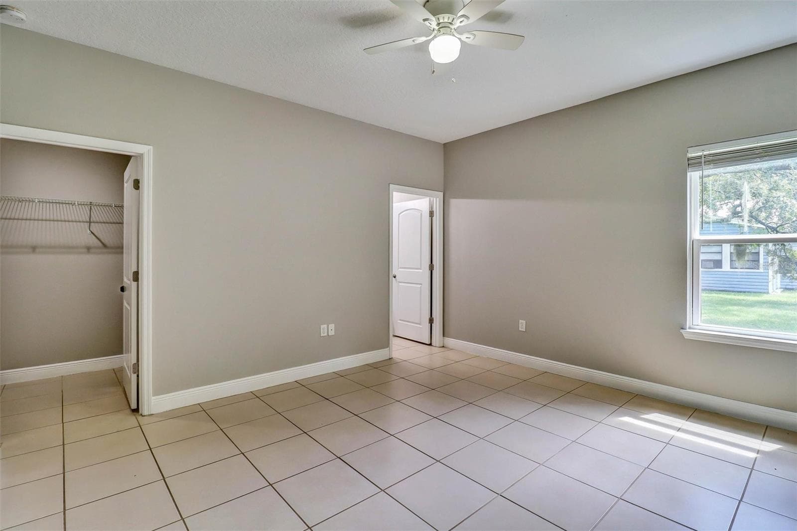 Single Family Residence at 528 FINCH LN, POINCIANA, photo 14 of 18