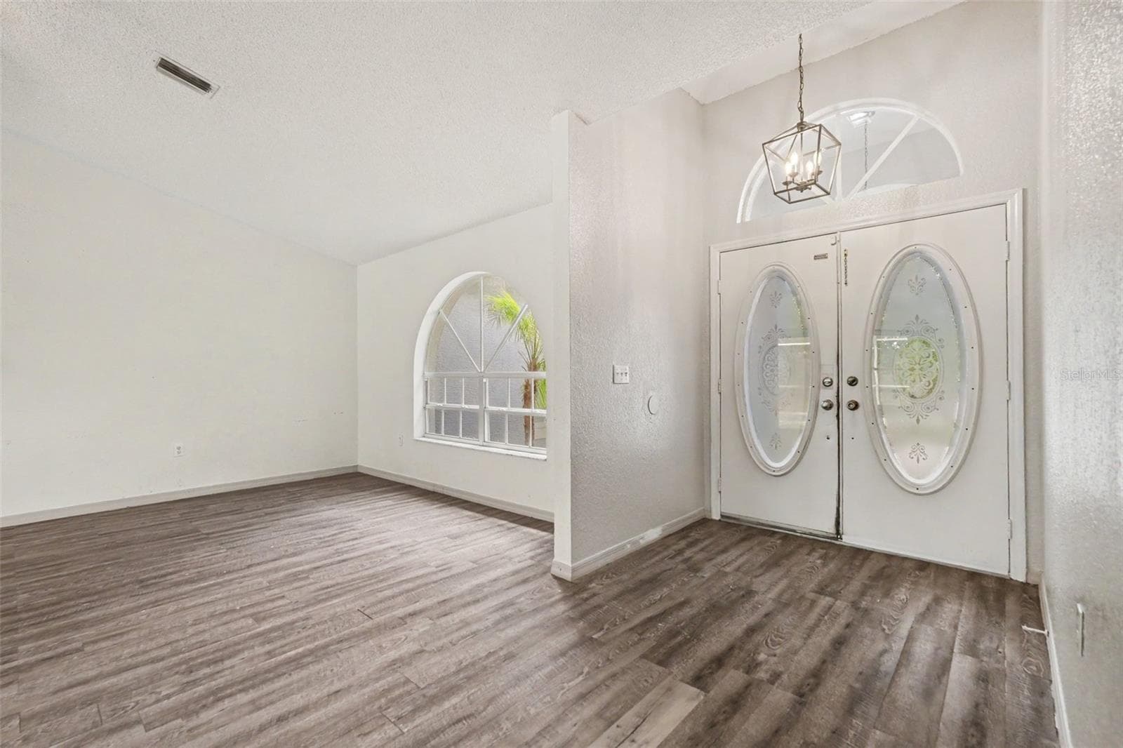 Single Family Residence at 6293 GRAPEWOOD RD, SPRING HILL, photo 6 of 32