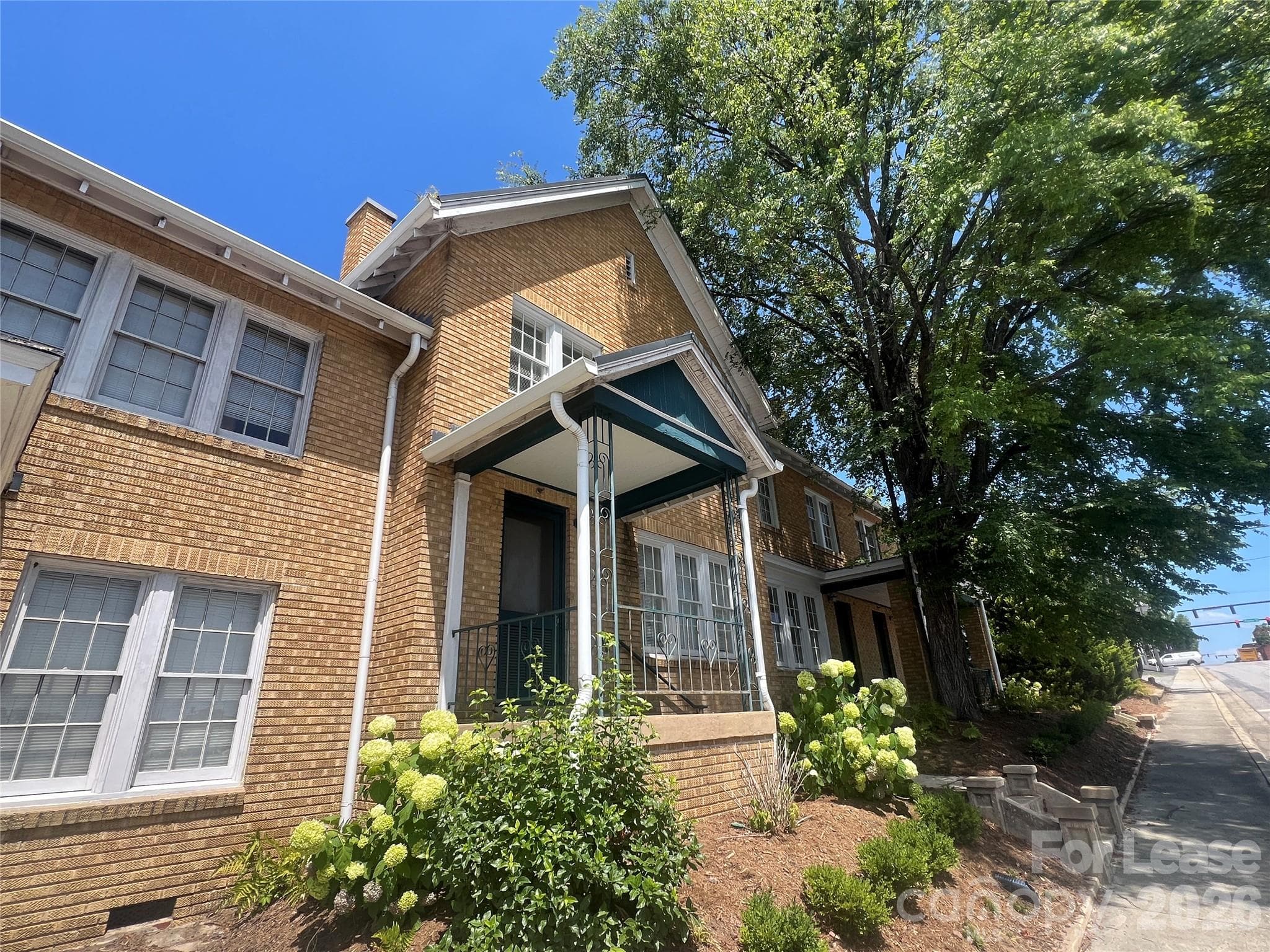 Townhouse at 102 W Second Avenue, Gastonia, photo 14 of 14