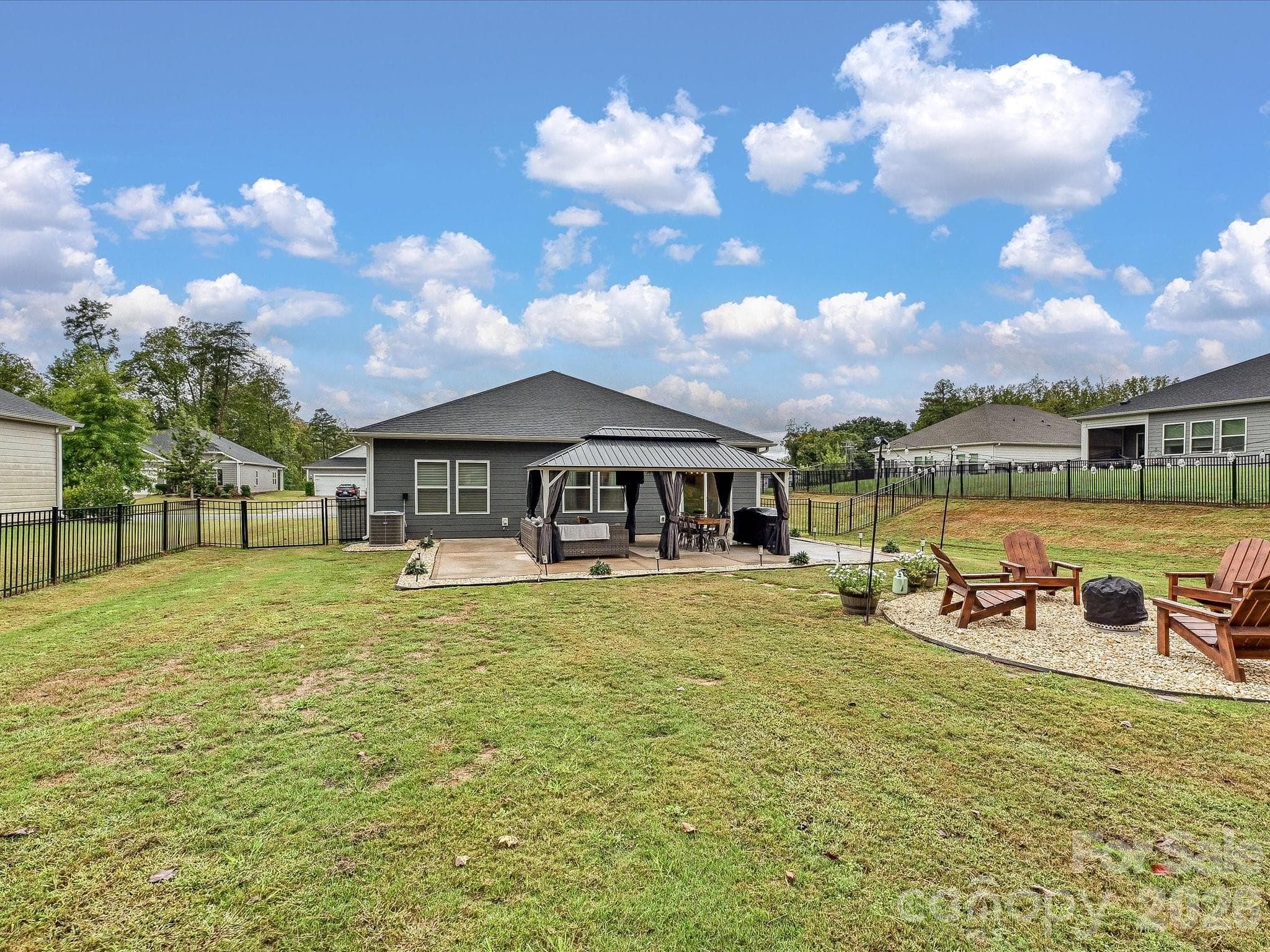 Single Family Residence at 7715 Porrera Street, Charlotte, photo 28 of 37