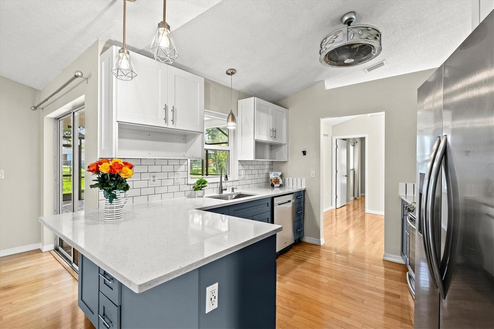 Single Family Residence at 7129 QUEEN PALM CIR, SARASOTA, photo 18 of 47