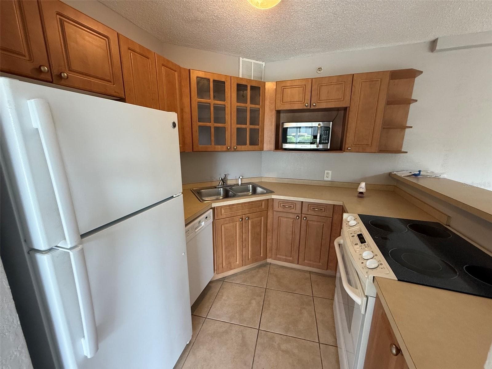 Condominium at 3315 58TH AVE S #114, ST PETERSBURG, photo 4 of 10