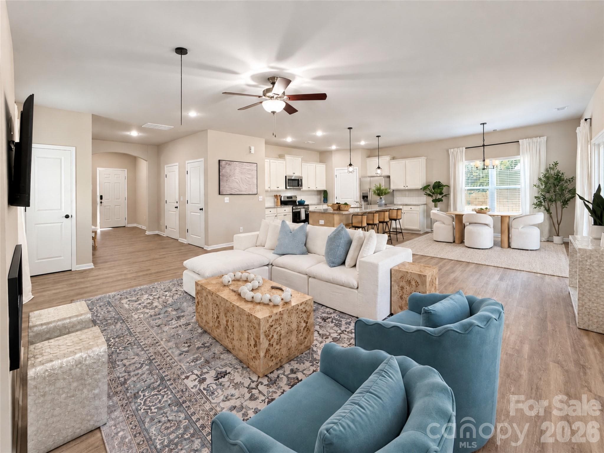 Single Family Residence at 8913 Sawyer Run Court, Charlotte, photo 3 of 30