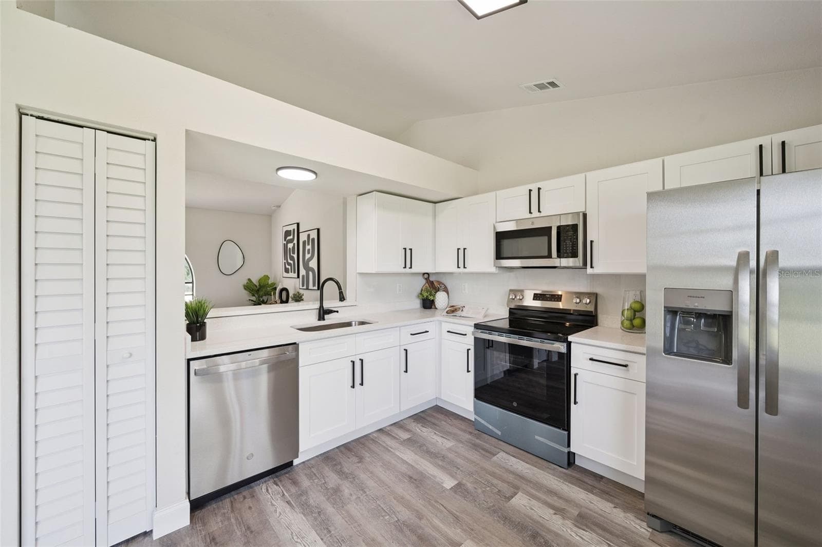 Single Family Residence at 664 25TH ST SW, VERO BEACH, photo 15 of 46