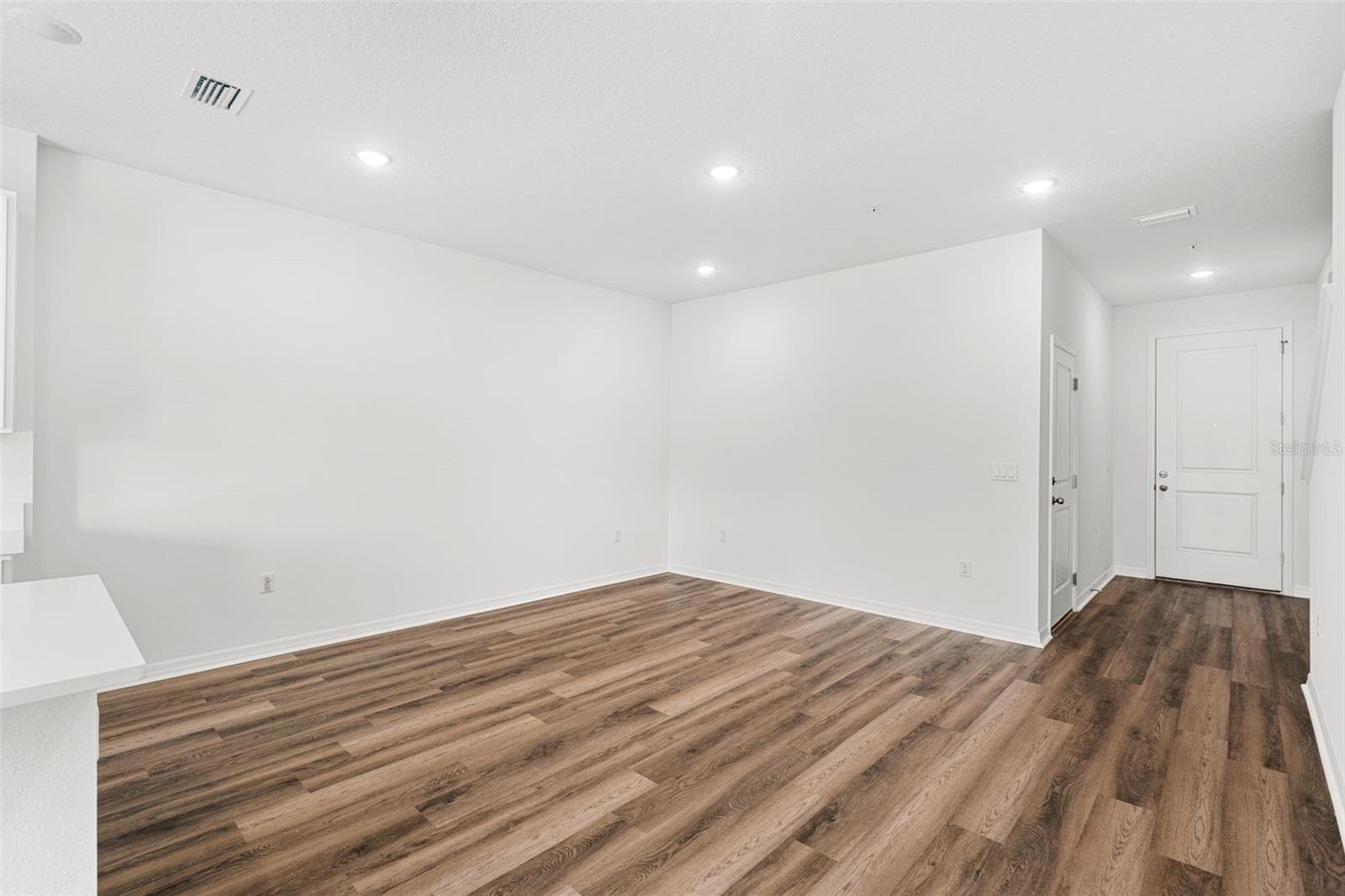 Townhouse at 1156 CYPRESS ELM DR, DELAND, photo 8 of 22