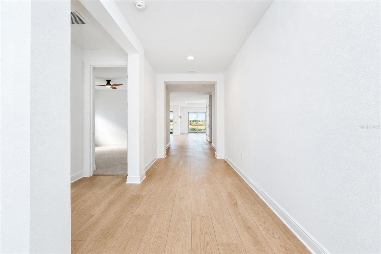 Welcoming foyer offering a bright and inviting entry into the home. - 237 VISTERA BLVD, NOKOMIS