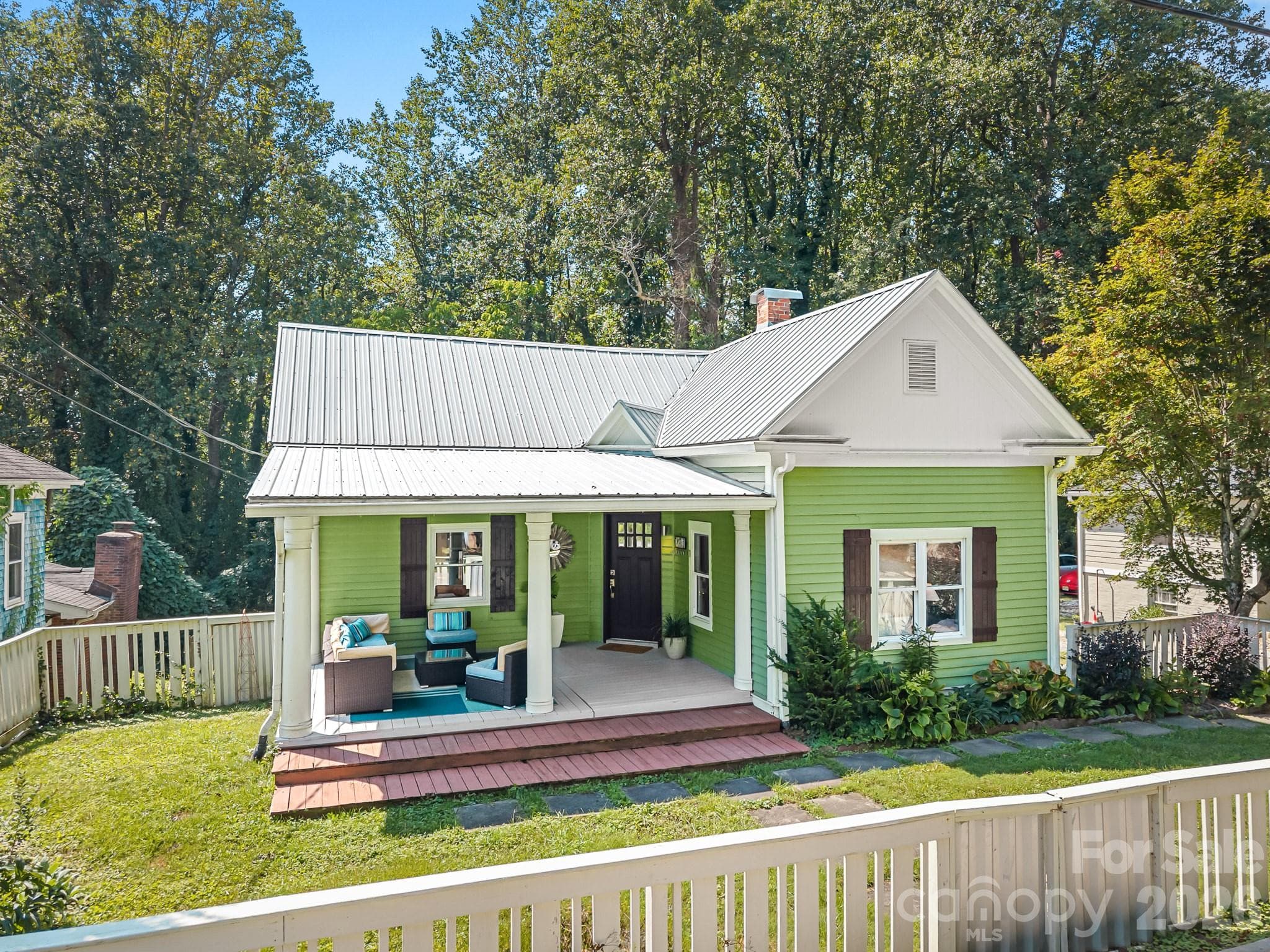 Single Family Residence at 541 W Probart Street, Brevard, photo 4 of 45