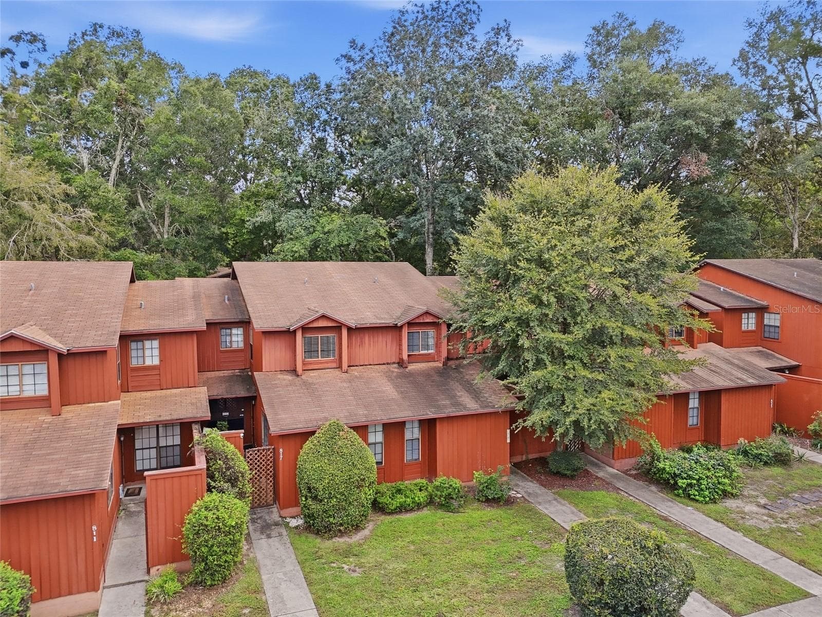 823 SW 58TH TER