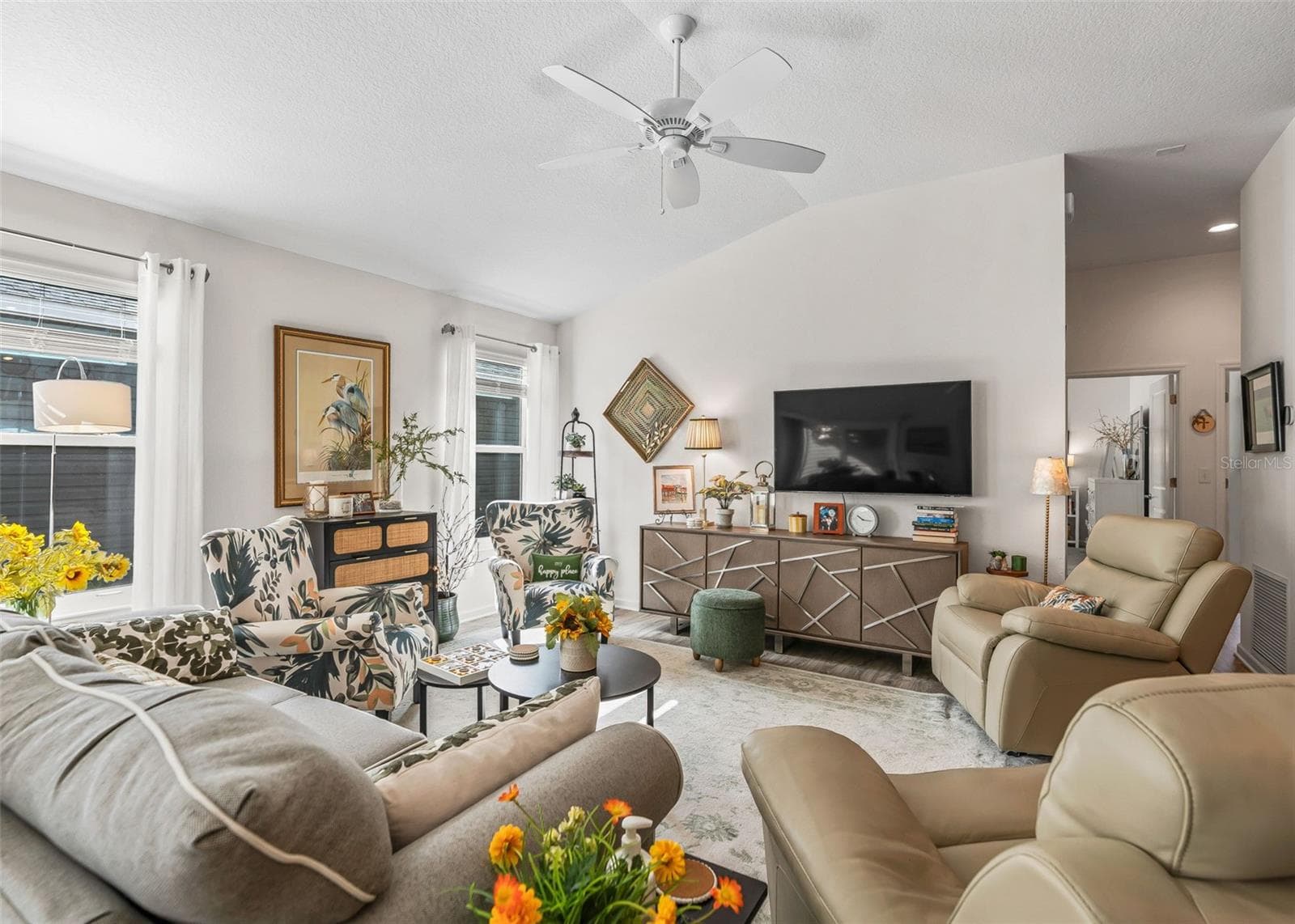 Villa at 560 KIMBERLY ST, THE VILLAGES, photo 11 of 46