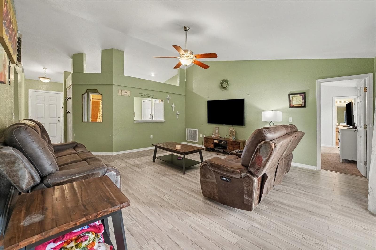 Single Family Residence at 2225 BLUEBIRD AVE, BARTOW, photo 5 of 30
