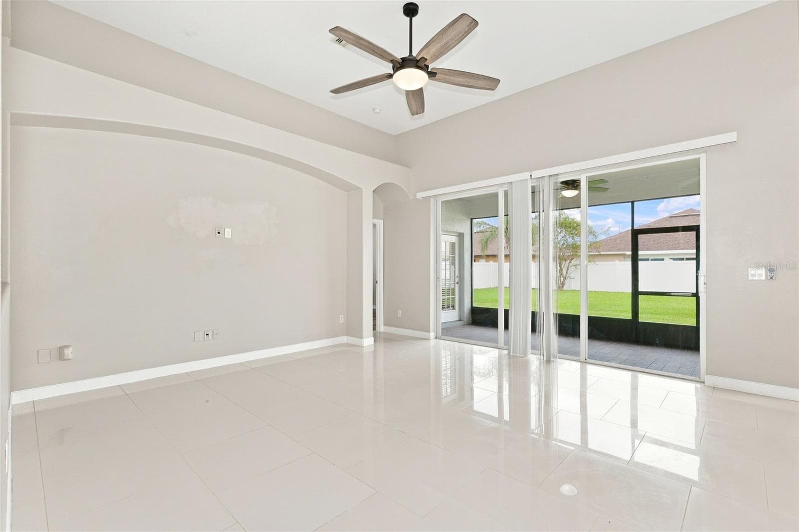 Single Family Residence at 1028 APPIAN PL, WESLEY CHAPEL, photo 9 of 43