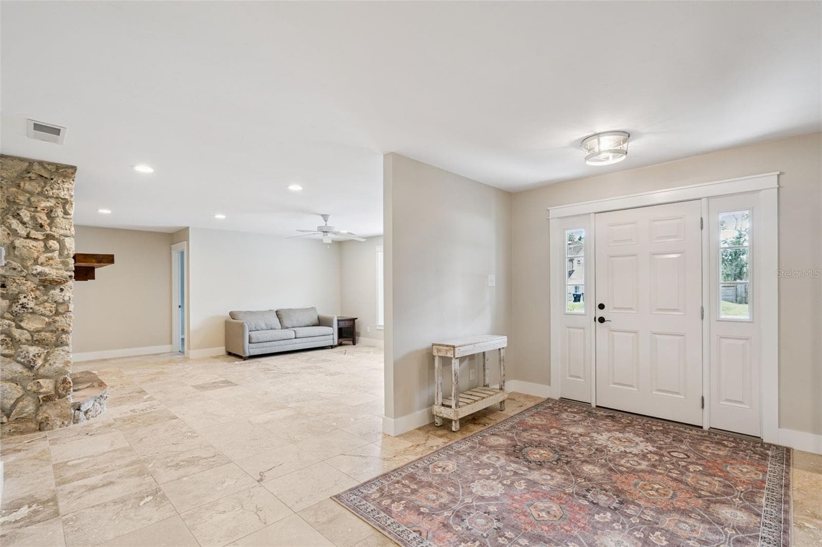 Foyer looking into Living Room - 14335 FRESNO DR, ORLANDO
