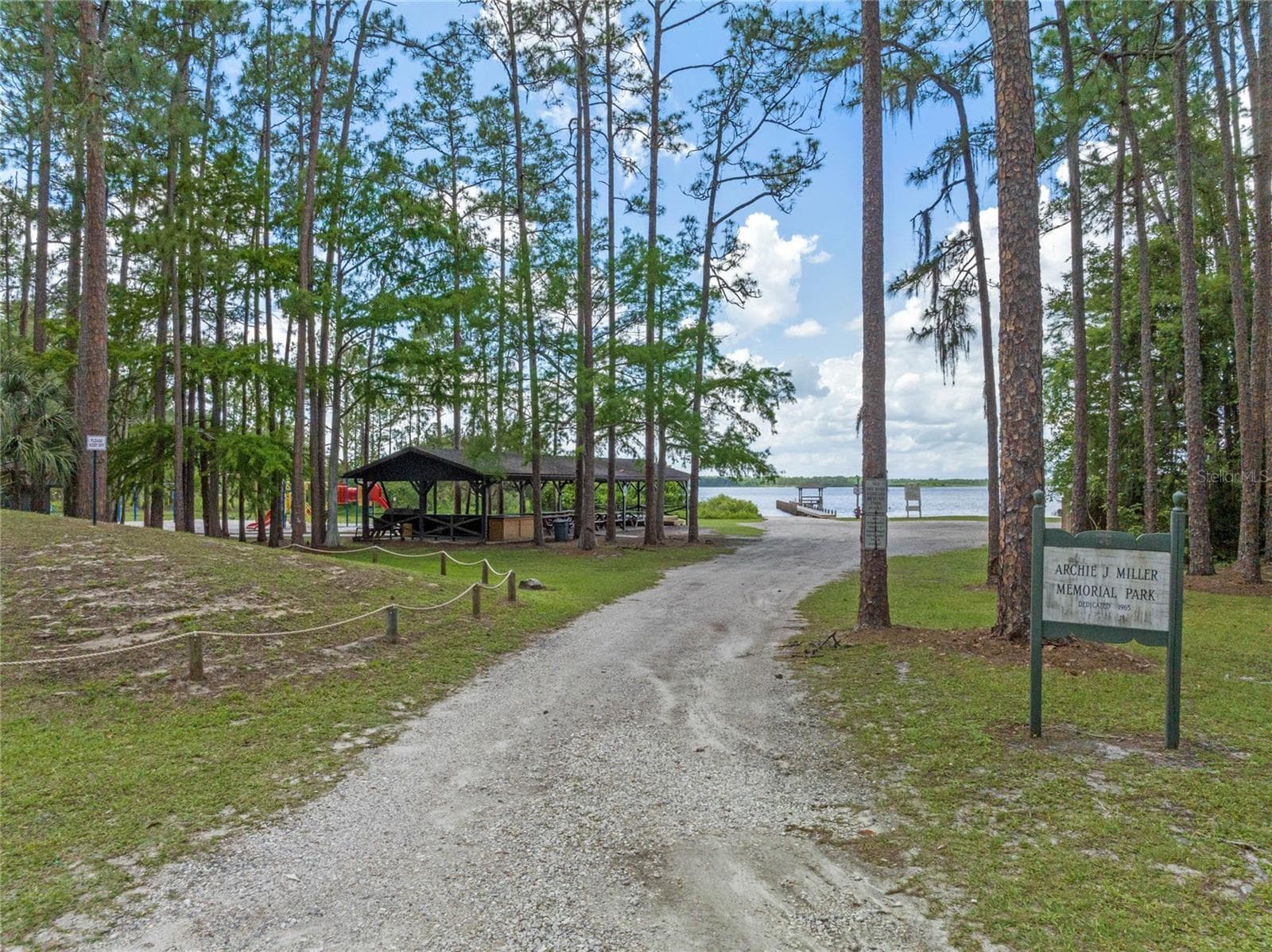 Isle of Pines community lakefront park - 14335 FRESNO DR, ORLANDO