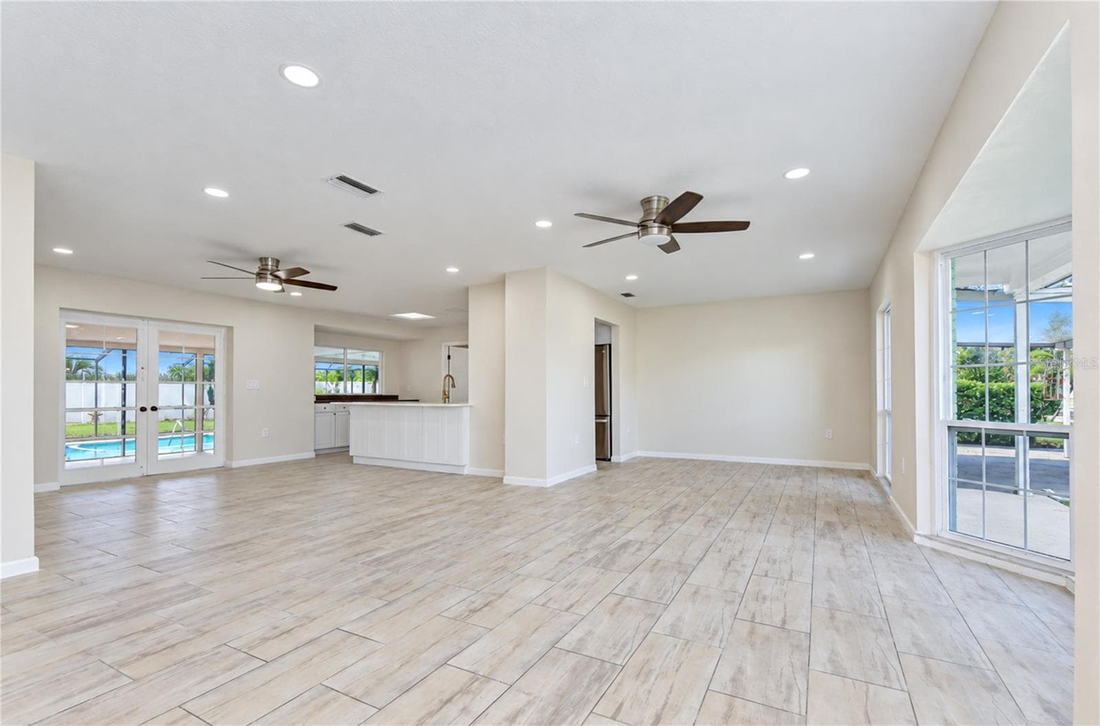Single Family Residence at 8013 W ELM ST, TAMPA, photo 6 of 35