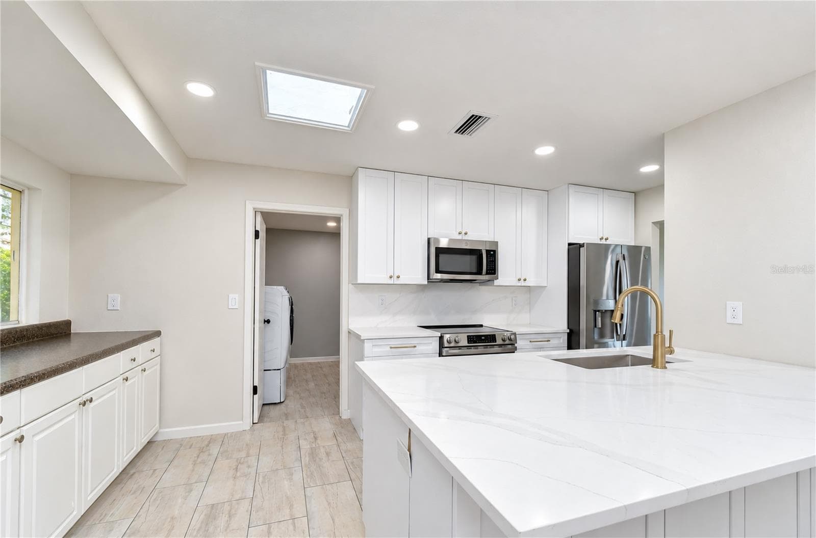 Single Family Residence at 8013 W ELM ST, TAMPA, photo 10 of 35