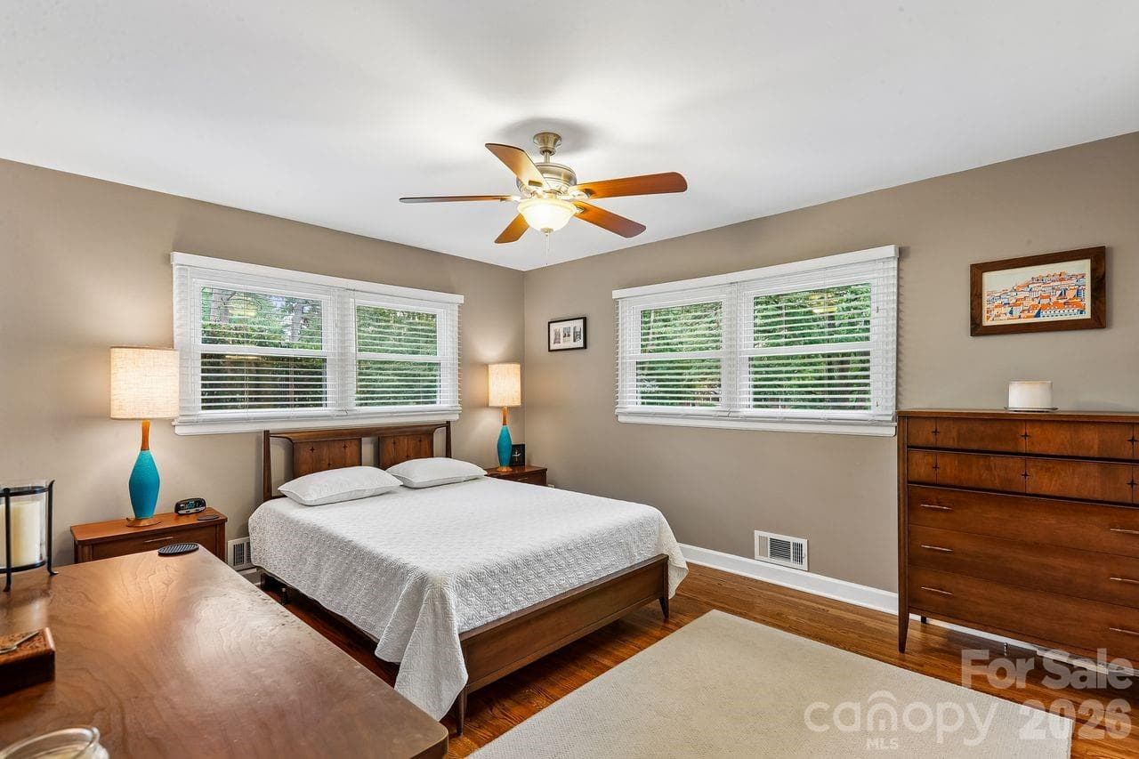 Primary bedroom - 122 Chanticleer Court, Charlotte