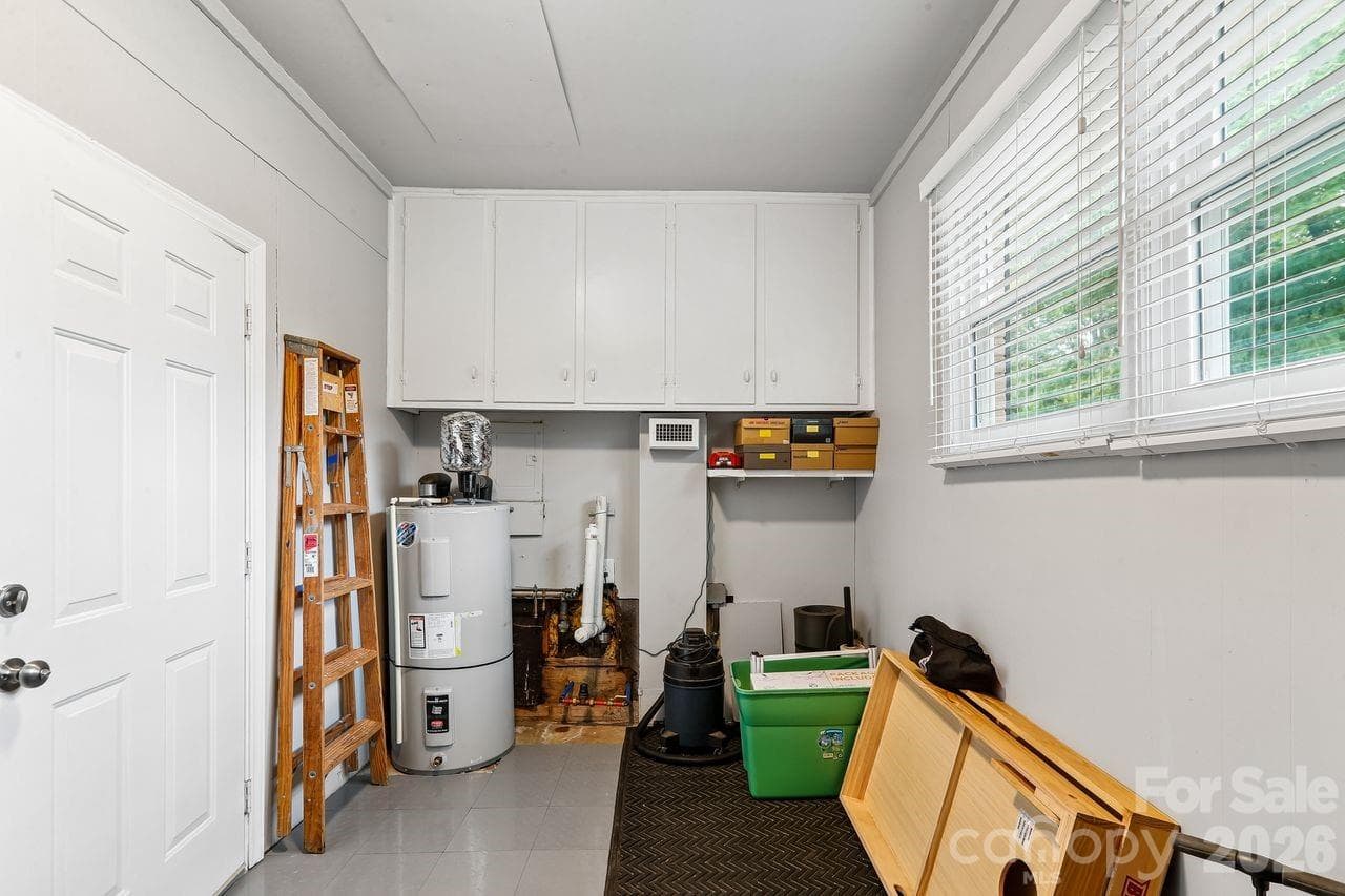 Single Family Residence at 122 Chanticleer Court, Charlotte, photo 32 of 36