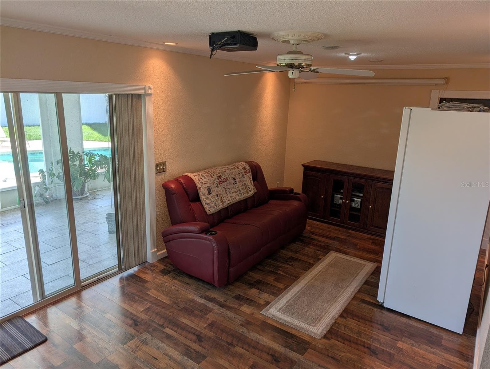 1st Level Family Room / Patio Door! - 6817 MITCHELL CIR, TAMPA