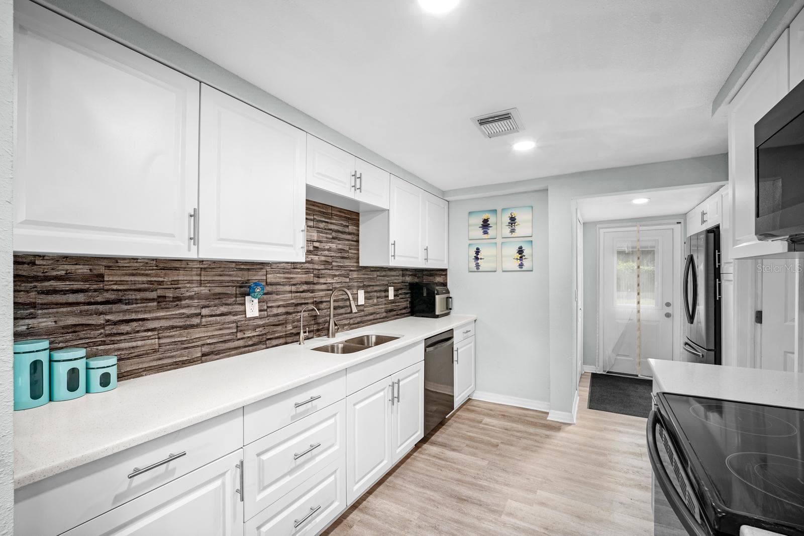Single Family Residence at 7954 49TH AVE N, ST PETERSBURG, photo 10 of 32
