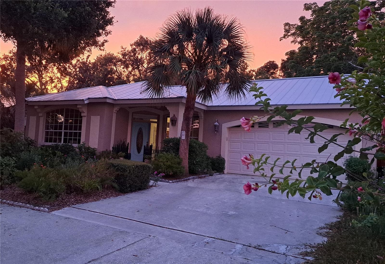 Single Family Residence at 2377 BURTON LN, SARASOTA, photo 2 of 49