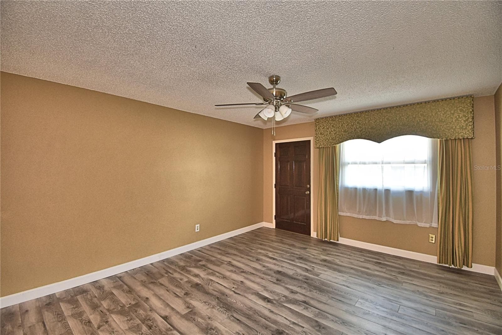Single Family Residence at 2815 CHRISTIE LN, LAKELAND, photo 7 of 75