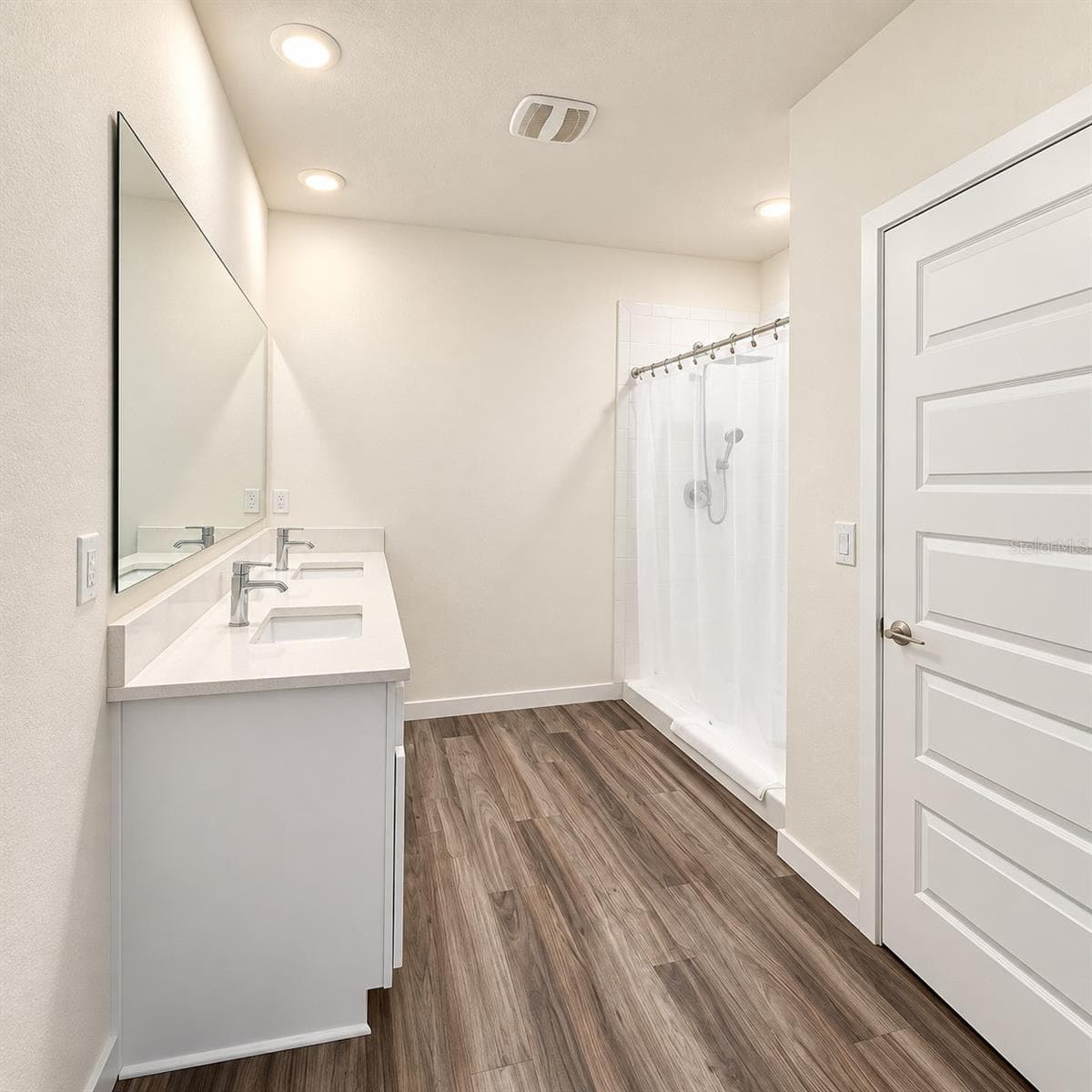 Ensuite Bath - 405 CHAYNE PL, ST CLOUD