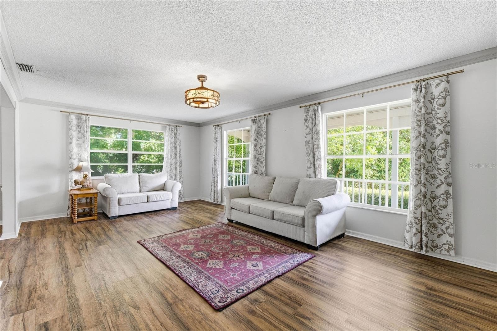 Living room - 1304 TREETOP DR, PALM HARBOR