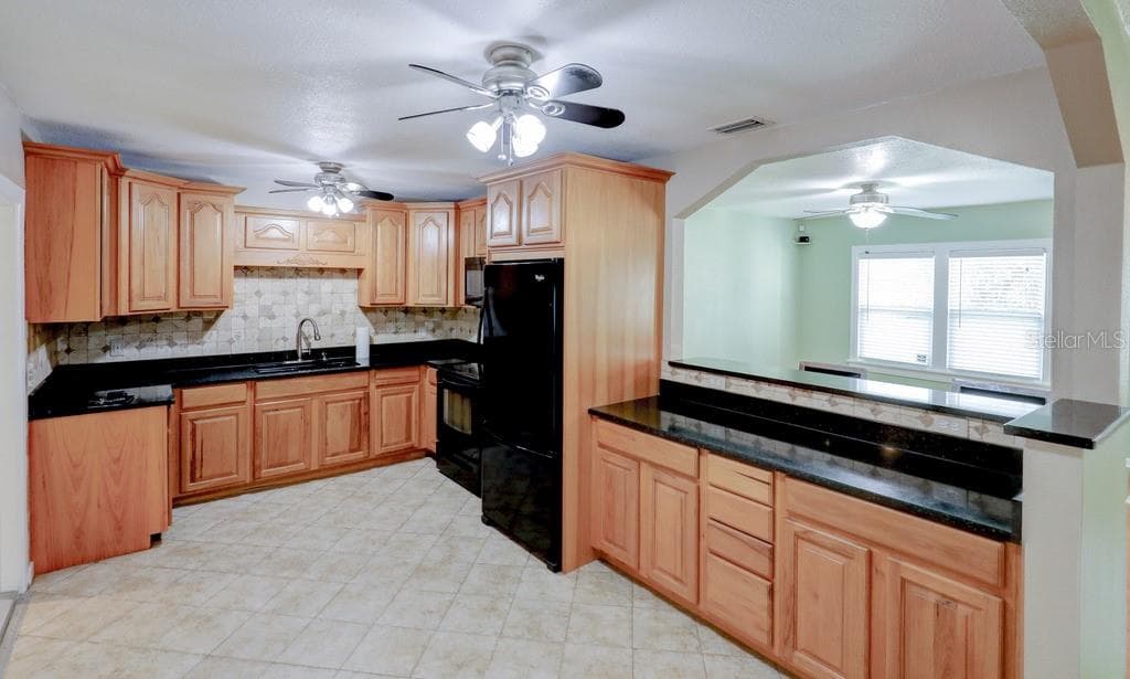 Single Family Residence at 2576 17TH AVE N, ST PETERSBURG, photo 9 of 39