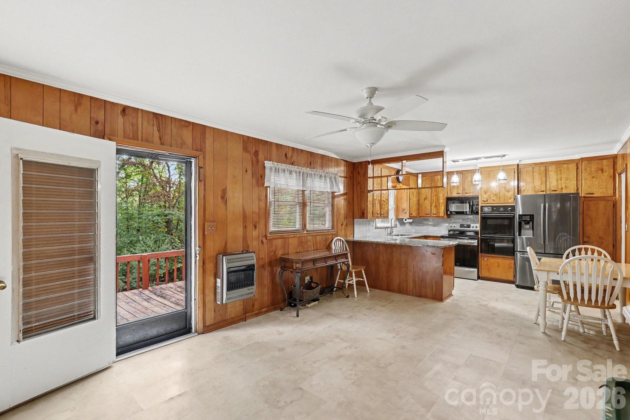 Single Family Residence at 1910 Wildwood Road, Gastonia, photo 11 of 42